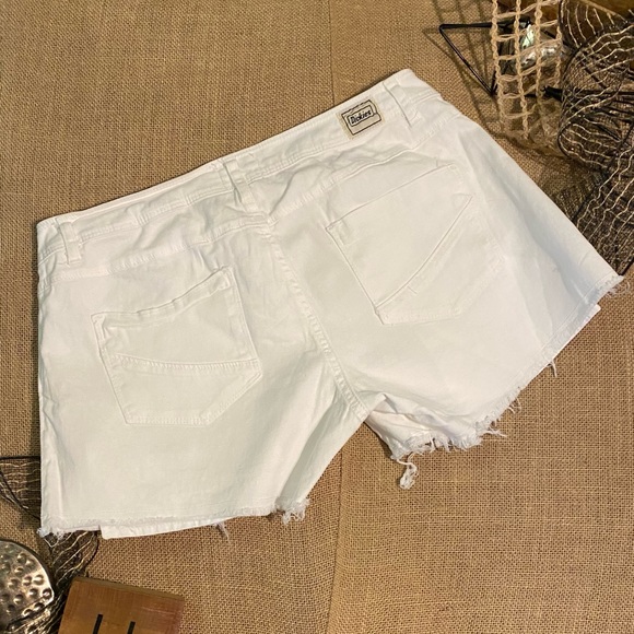 NWOT Dickies White Short Shorts Size 11 - Picture 2 of 3